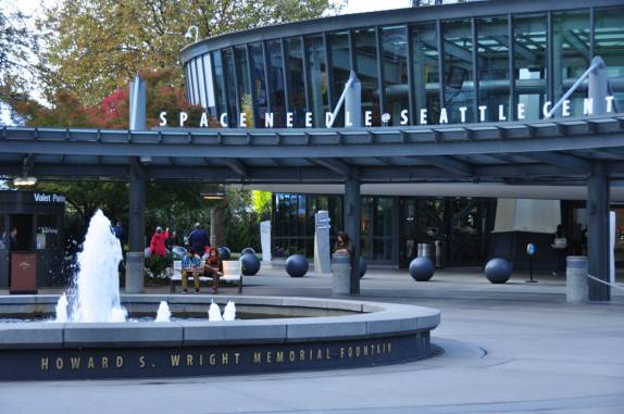 Chegando à Space Needle, no estado de Washington, costa oeste dos Estados Unidos